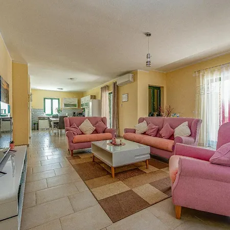 Holiday home Holiday Nika