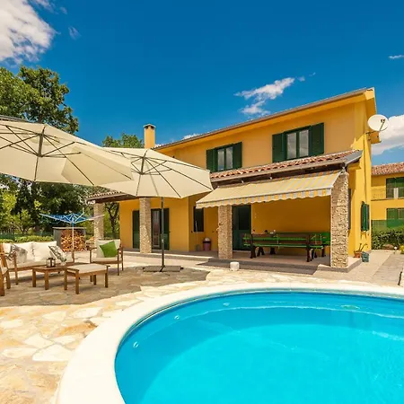 Holiday home Holiday Nika Radovin